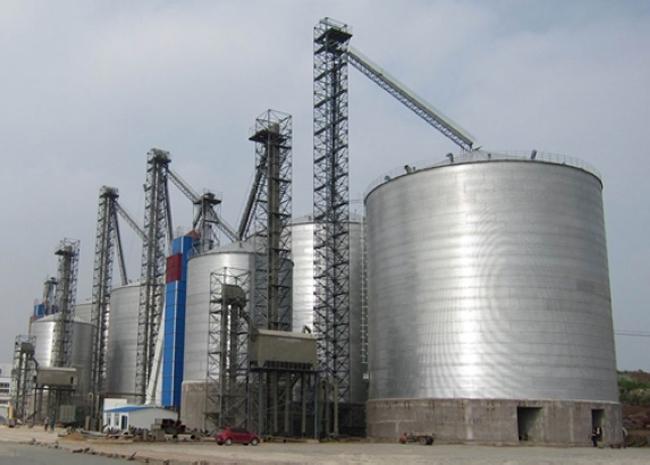 龙井大型钢板库构造参数及水泥储存质量